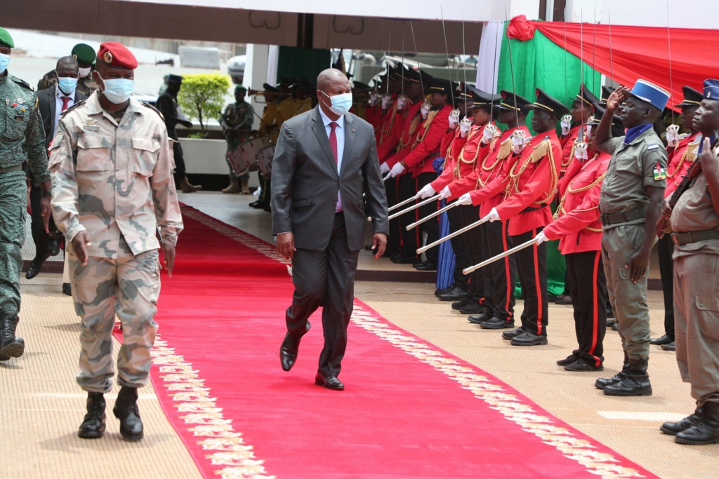 Armées de la République centrafricaine  - Page 12 24085610