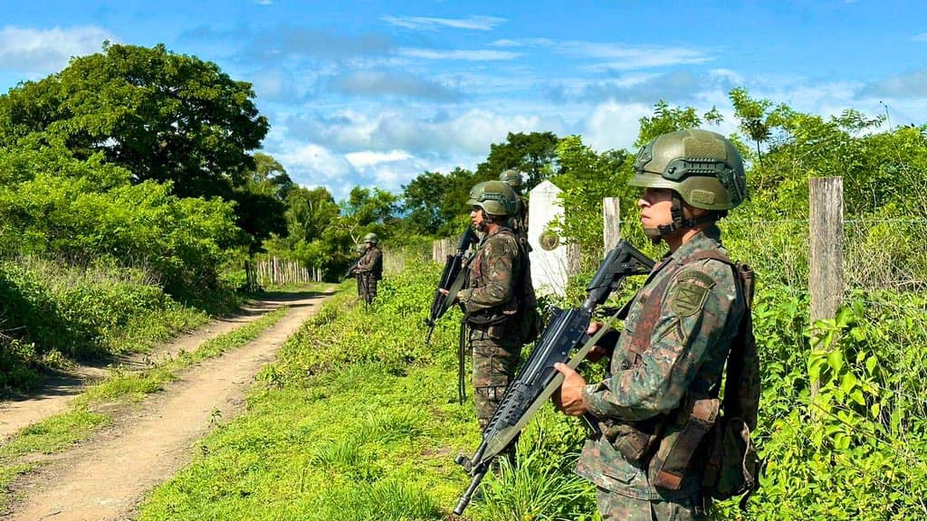 Les forces armées du Guatemala / Military of Guatemala / Ejército de Guatemala - Page 2 45271410