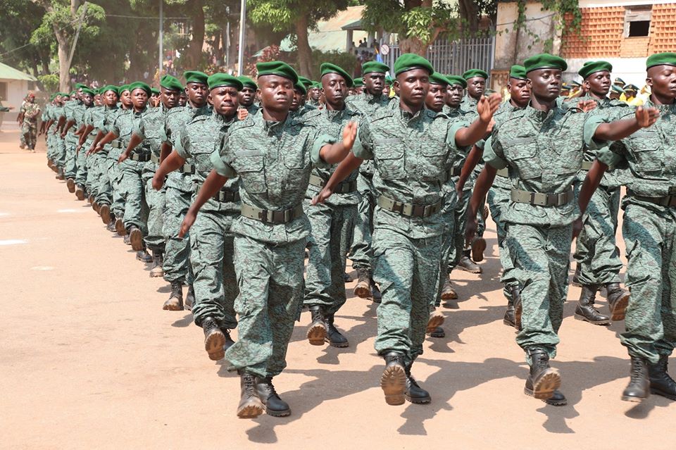 Armées de la République centrafricaine  - Page 10 _12f452