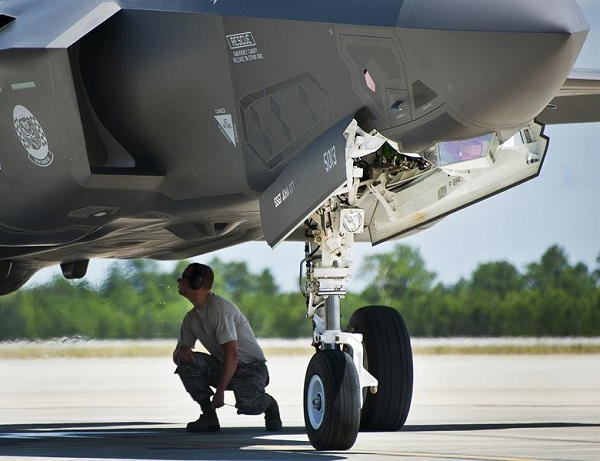 JSF F-35 Lightning II - Page 37 _8102