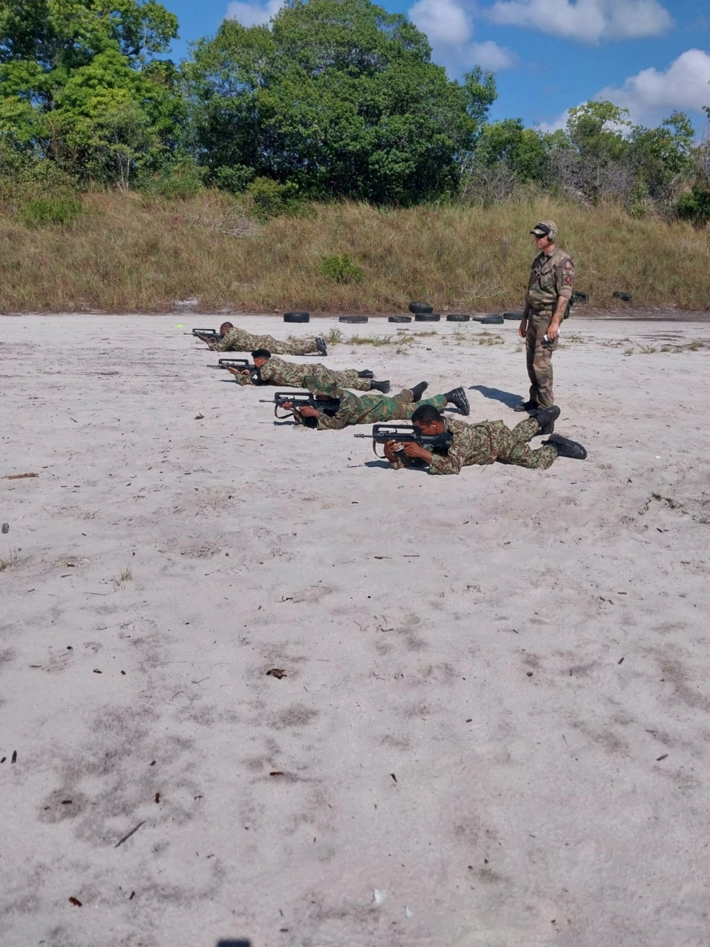 Surinamese National Army / Surinaamse Nationaal Leger ( SNL ) F9sbwd13