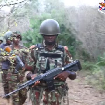 Armée kenyane/Kenyan Armed Forces - Page 6 Gdbga610