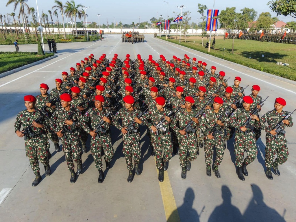 Royal Cambodian Armed Forces - Page 2 Geyr4711