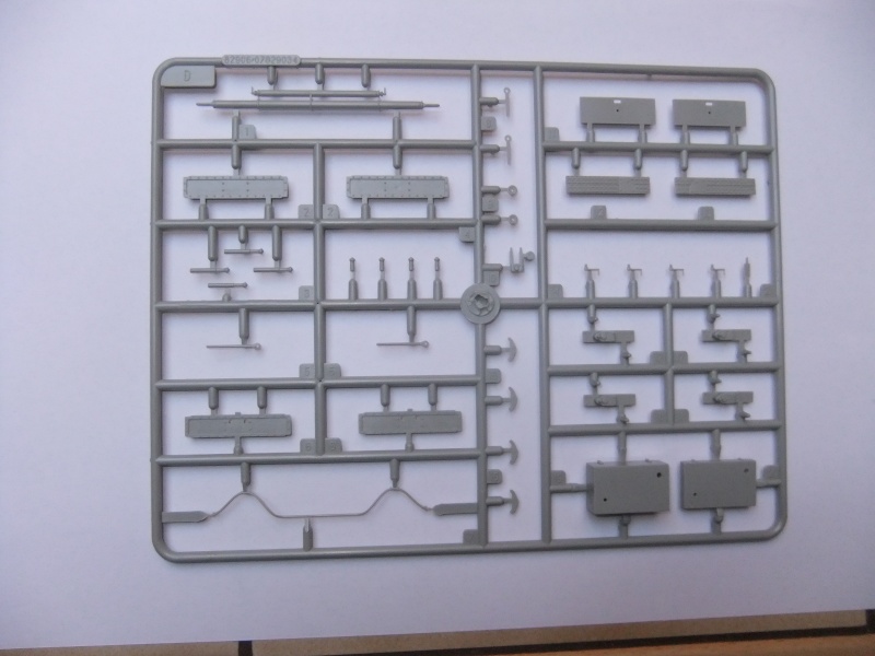 Eisenbahnverladung "Karl-Gerät" in 1/72 von HobbyBoss Dscf0718