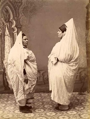 deux femmes:photo ancienne Captur37
