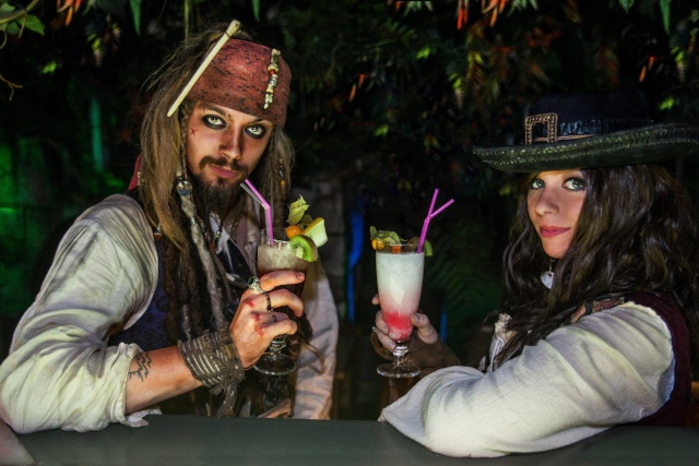 [Costumes] Capitaine Jack Sparrow & Angélica - Page 3 15404211