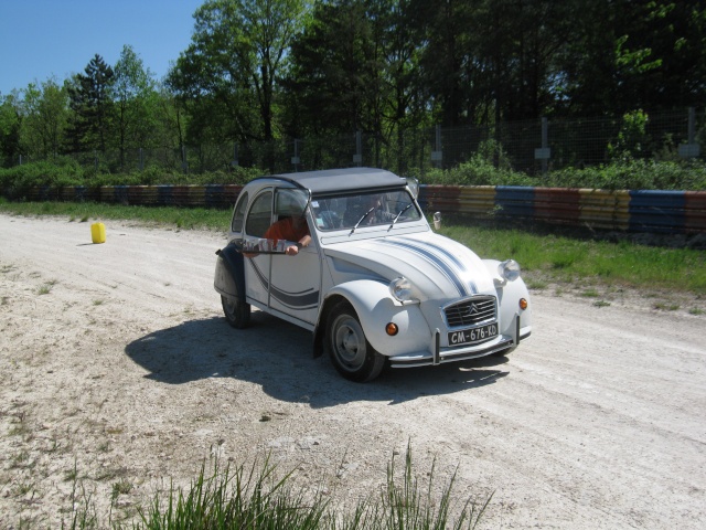 2cv en FAUXLIE'S 2014 Fauxli16