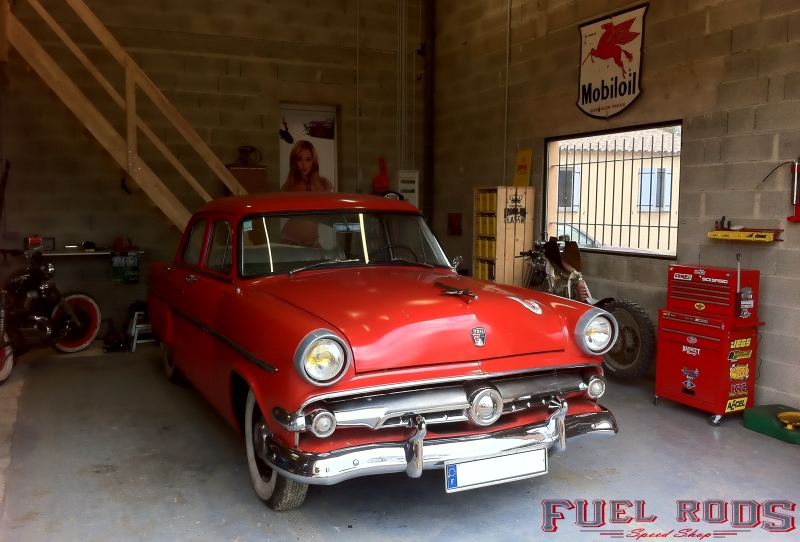 [FRSS] Ford Crestline 1954 --} Le moteur a retouvé sa place ! Img_5012