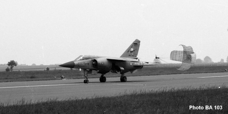 Mirage F1-C  1/12 " Cambrésis " 1981  - Page 3 F1c_yk10