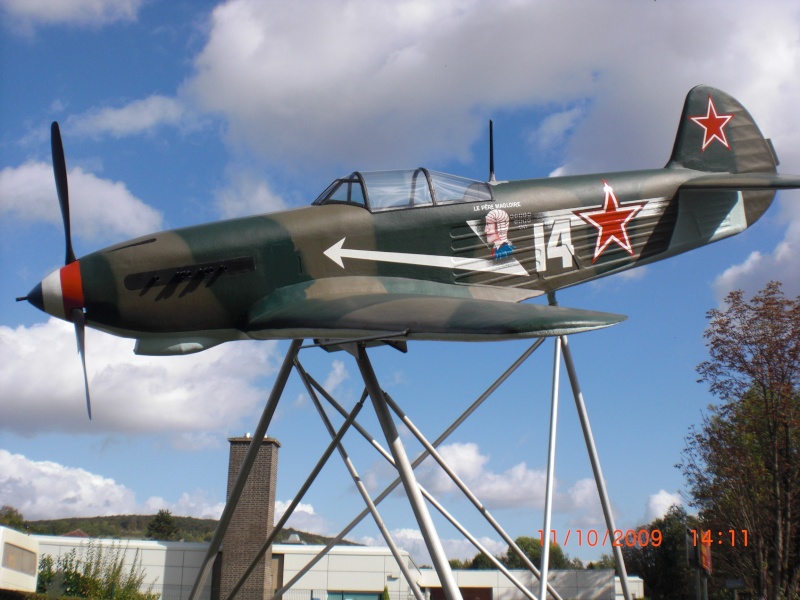 Yak 9 T de Roger Sauvage "Normandie-Niemen"  Cimg1510