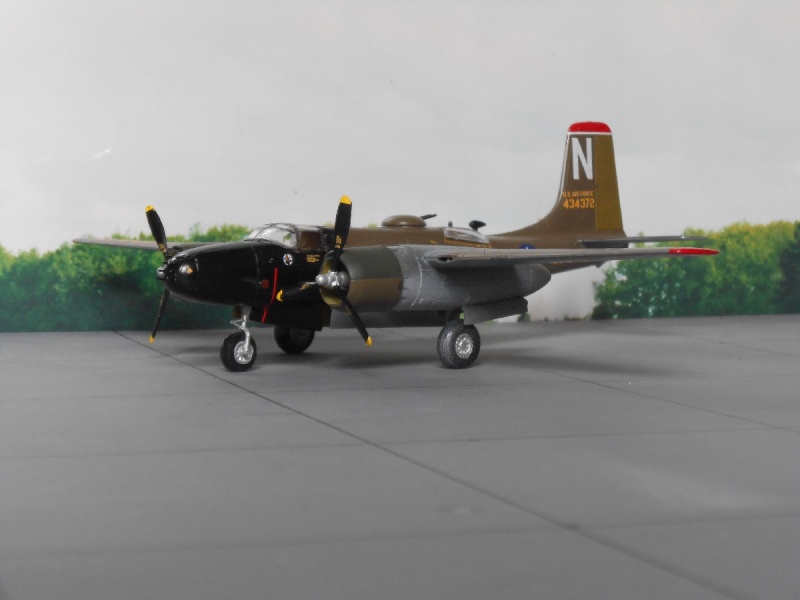DOUGLAS B-26B INVADER Dougla24