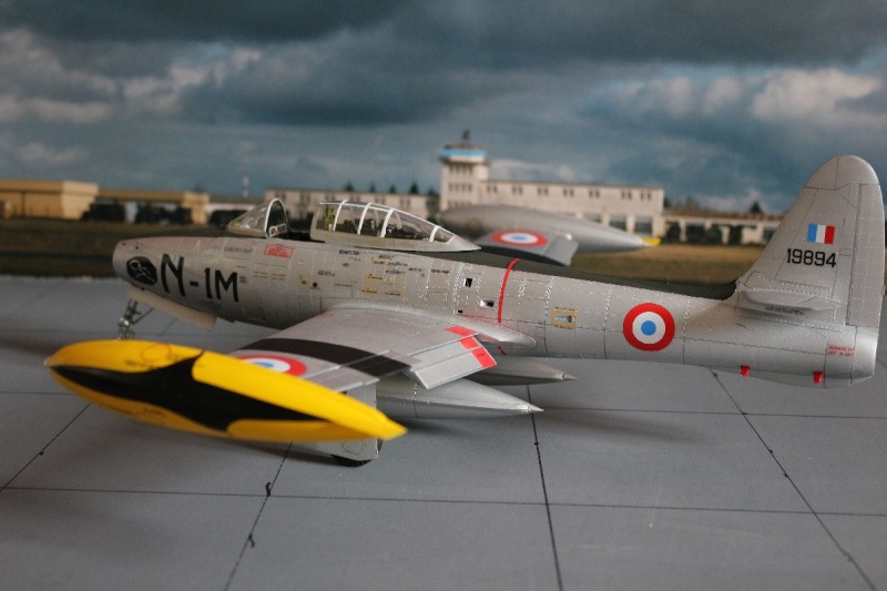 [TRUMPETER] 1/32 - REPUBLIC F-84G THUNDERJET  -  "MORVAN" 1952 Republ58