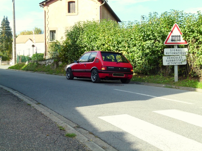 [22e concours photos] La GTI et la signalisation P1050810