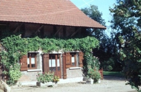 Gîtes de charme en Bourgogne du Sud, 71310 Mervans (Saône-et-Loire) Cour2-10