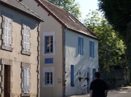Chambre et Table d'hote La Maison Bleue, 63700 Lapeyrouse (Puy-de-Dome) La-mai10