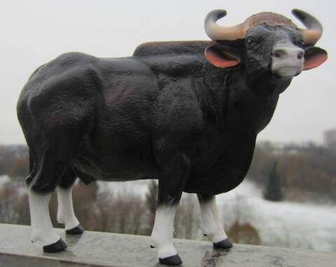 MOJO Gaur Bull Toy Figure 387170