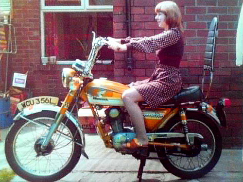 Miss and bikes - Page 20 48172110