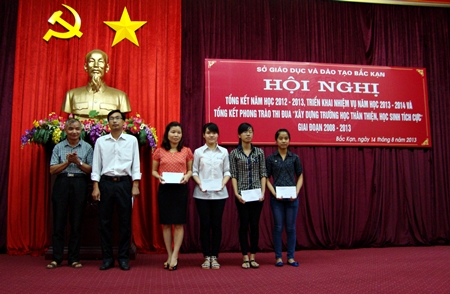 Cô học trò dân tộc Tày đỗ 3 trường đại học So-gd-10