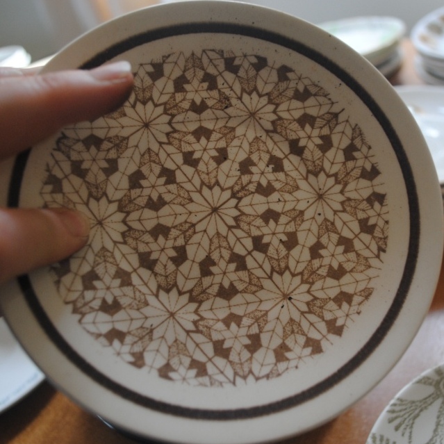 Benita Brown d21500. Also Diamond Brown d264 plus Diamond Green d364 Saucer12