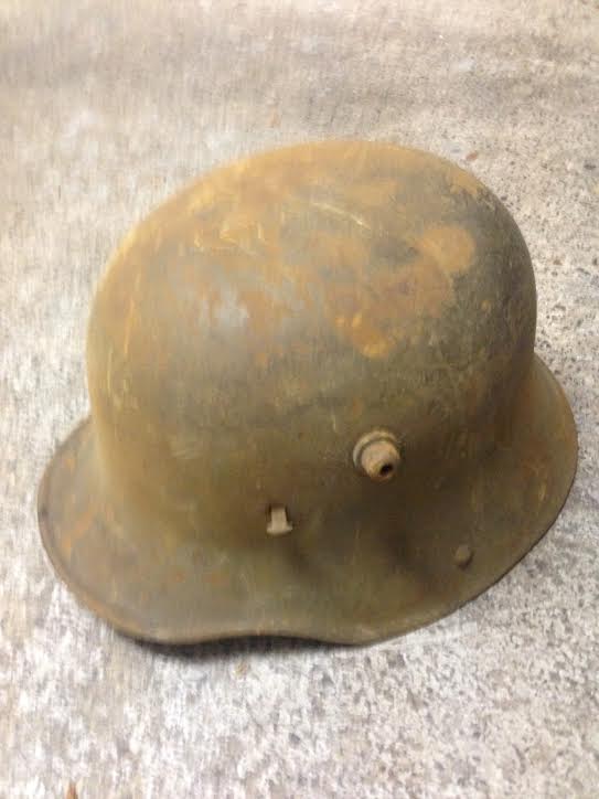 De l'Allemand ww1 (casque camo et MAG) Casque18