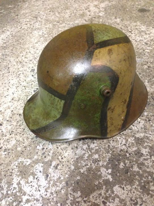 De l'Allemand ww1 (casque camo et MAG) Casque19