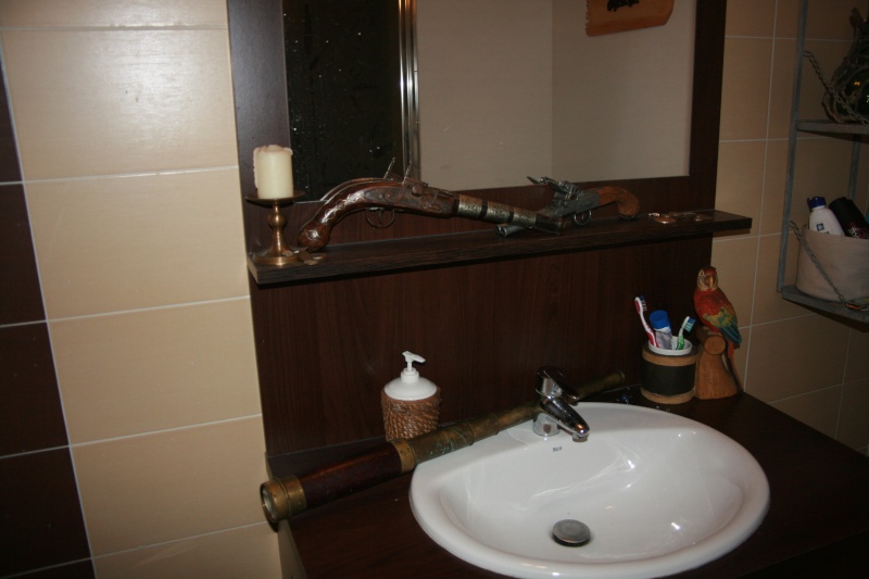 Notre salle de bain "Pirates des Caraibes" Img_9617