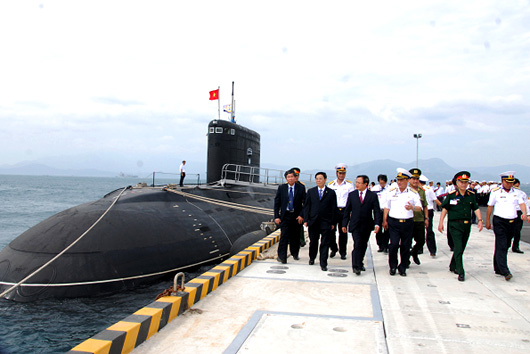 Tàu ngầm Kilo HQ-182 Hà Nội 112