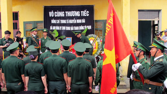 Một số phần tử người Tân Cương bất ngờ tấn công các cán bộ cửa khẩu Bắc Phong Sinh, Quảng Ninh 70203210