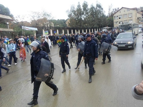 La marche du MAK empêchée à Tizi Ouzou 12 janvier 2014 62236815
