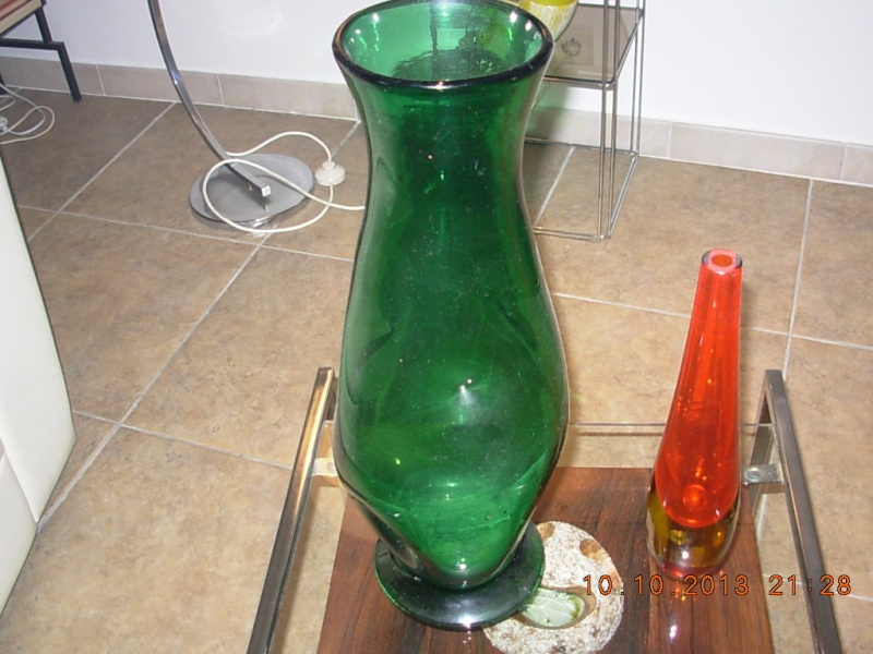 Deux vases. Murano rouge & Blenko vert 01210