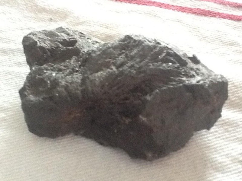 Ayuda para identificar sí es un meteorito 98402910
