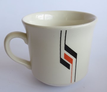 Geometric pattern cup from Jim is Alpha d57400 Zx_geo10