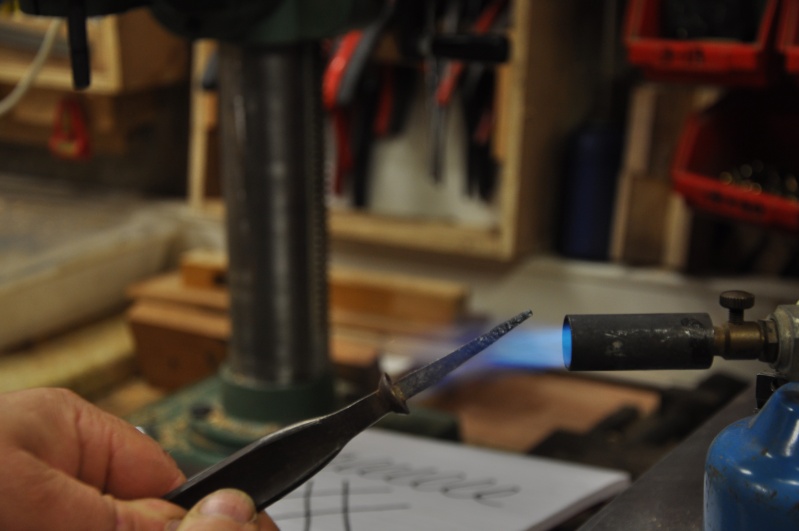 Tournage d'un manche modele londonien en buis. Making a London pattern boxwood chisel handle. 01710