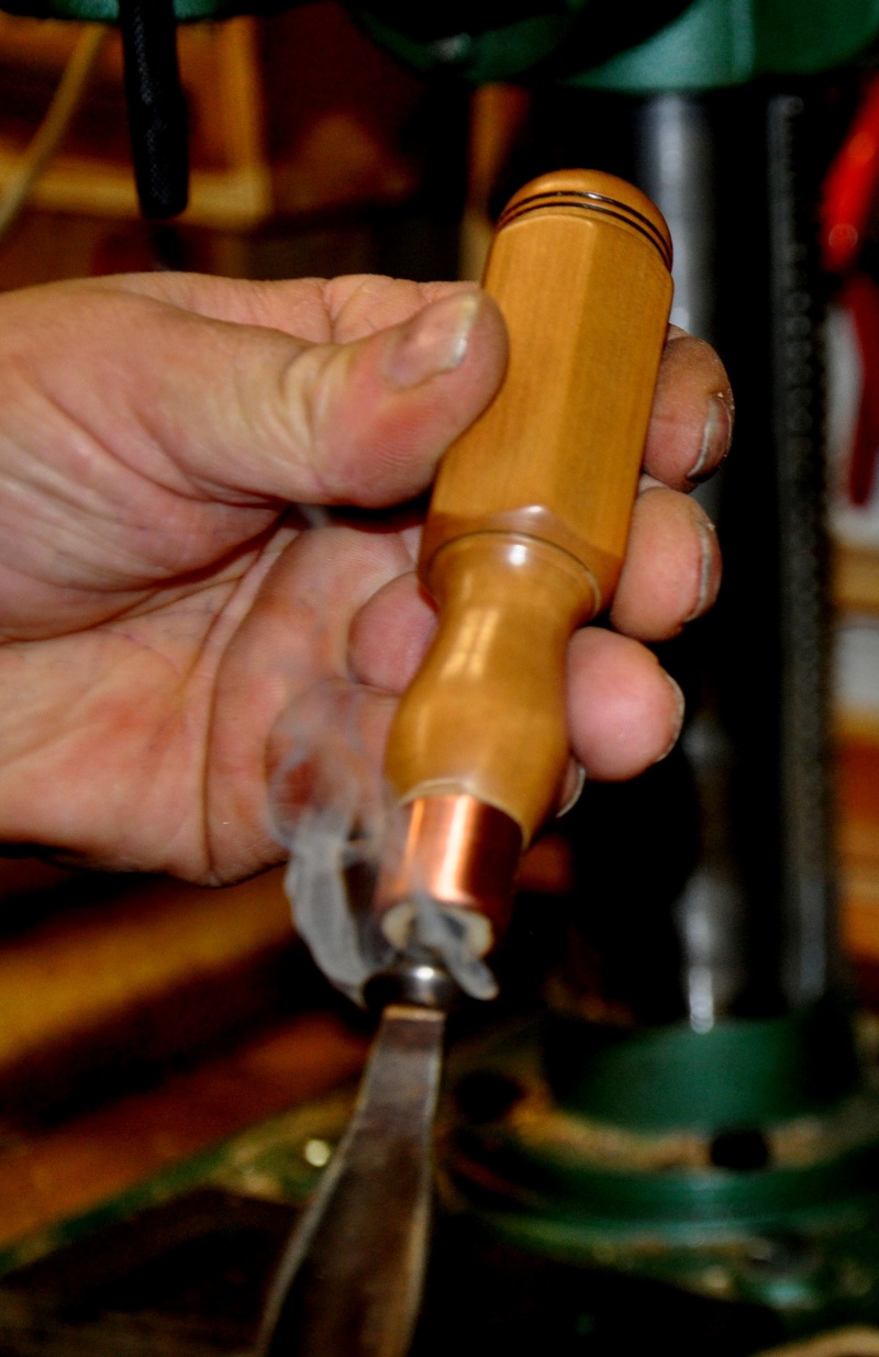 Tournage d'un manche modele londonien en buis. Making  a London pattern boxwood  chisel handle. 01911