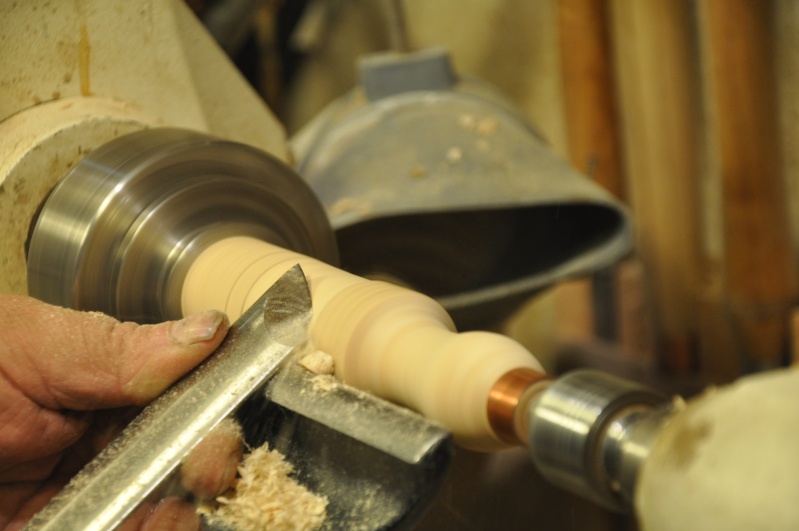 Tournage d'un manche de ciseau à bois munie d'une soie  ( turning a handle for a tang type chisel) 11110