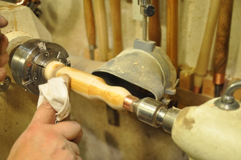 Tournage d'un manche de ciseau à bois munie d'une soie  ( turning a handle for a tang type chisel) 12612