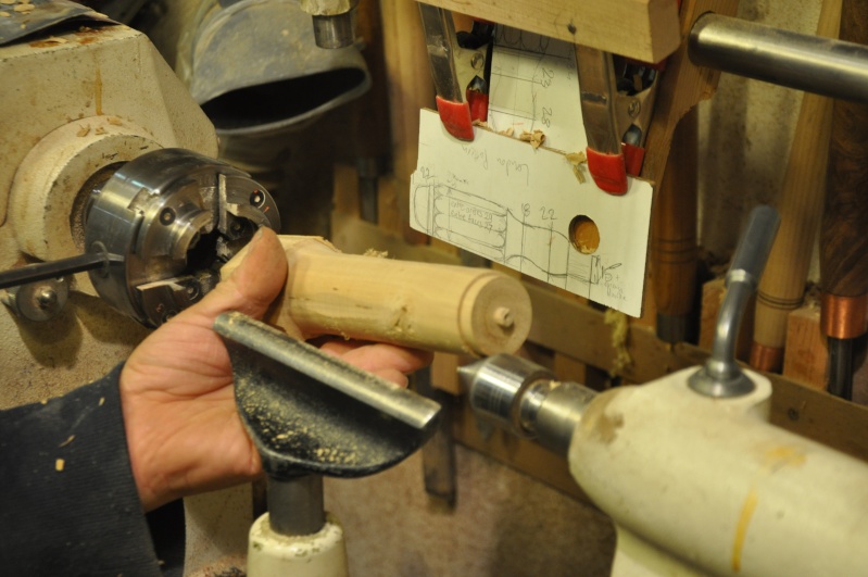 Tournage d'un manche modele londonien en buis. Making  a London pattern boxwood  chisel handle. London15