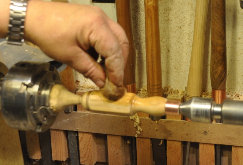 Tournage d'un manche modele londonien en buis. Making a London pattern boxwood chisel handle. London67