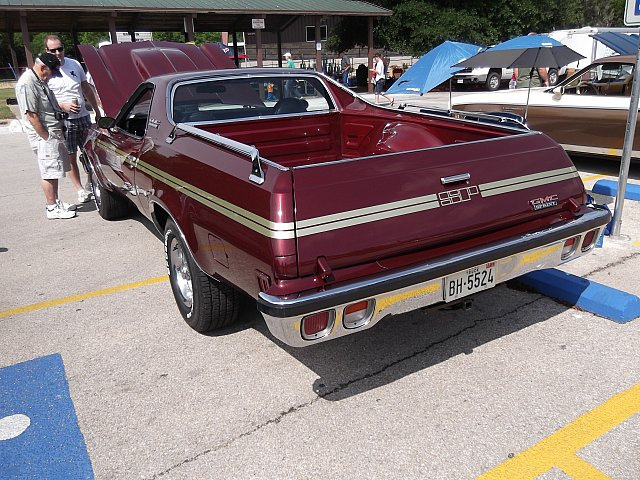 a few local area car show pics 77gmcr10