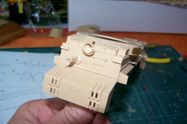 1/35 FCM2c Un Monstre bien Français ( Meng ?) 49476910
