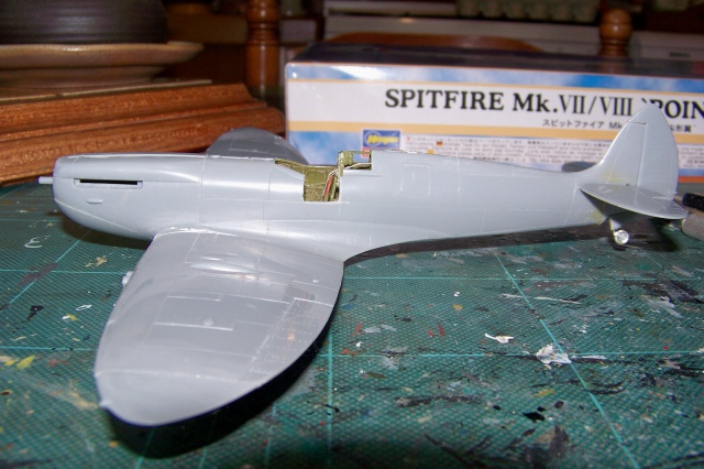 1/48 Spitfire Mk VIII > Morotaï étè 1945 Hasegawa 58673210