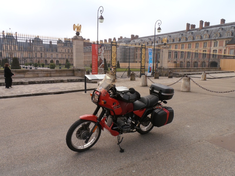 Photos de vous et de votre moto devant ....un château - Page 2 P5160110