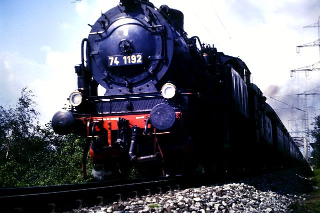 41 360 mit 74 1192 und RAG D08 auf der WbHE in Wanne 1986 1012