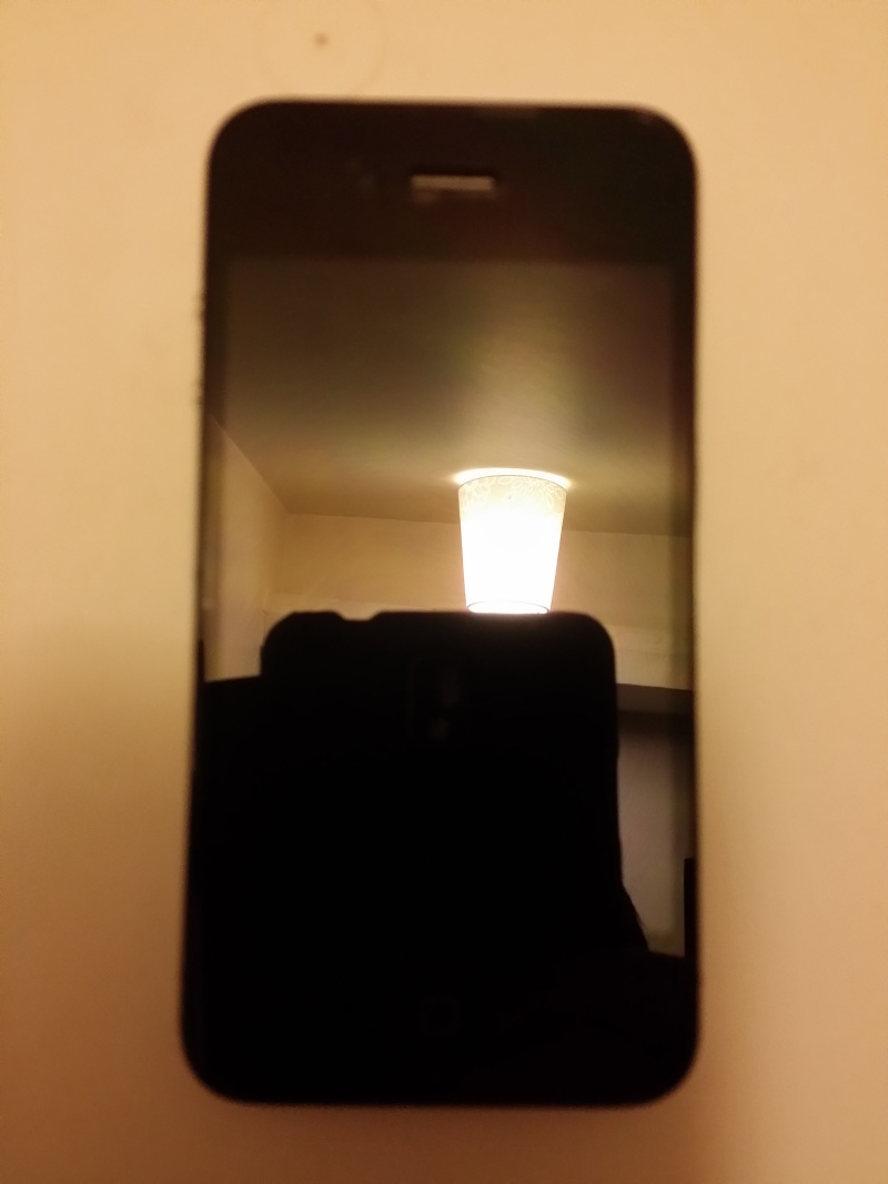 [VENDU] Iphone 4 noir - 16Go - débloqué + accessoires 20131121