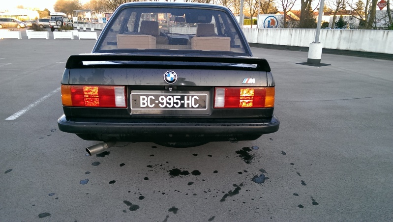 Vend BMW 320i E30 Imag0016