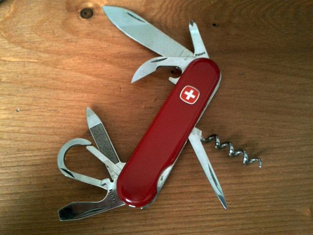 Vend ma collection de couteau Suisse 2013-010