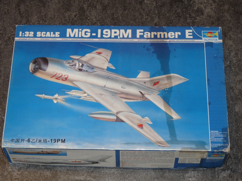 [TRUMPETER 1/32] MiG 19PM Farmer E P1040411