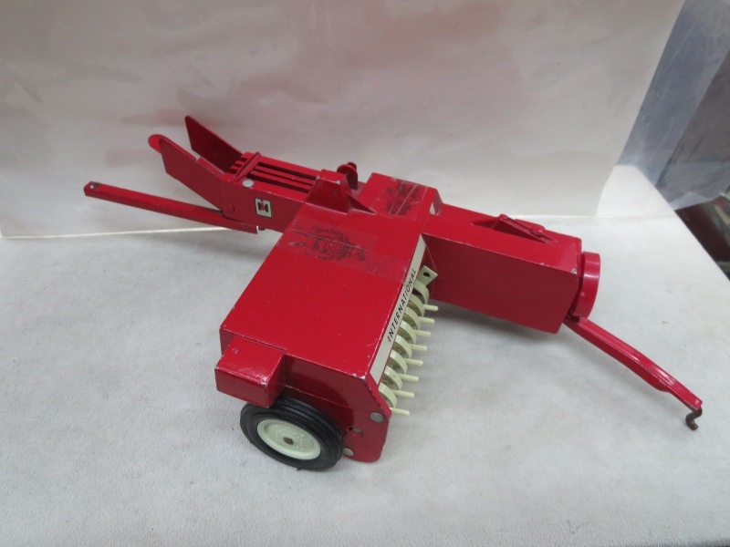off topic: For all you Cox Engine Lovers from the Midwest Ertl_h10