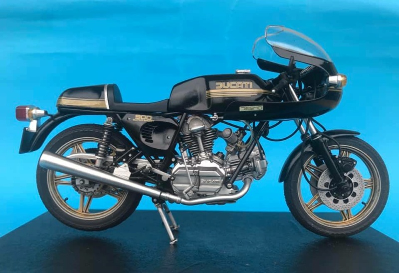 Ducati 900 Super Sport de chez Tamiya 1/12 224