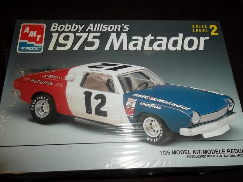  '75 AMC Matador "Bobby Allison" (AMT) [Terminé]  015_2610